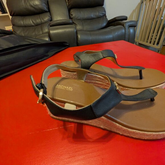 MICHAEL KORS Designer Sandals - Classic Black  - Size 11M - Picture 3 of 3